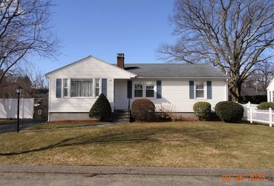 28 Acushnet Ave Worcester MA 01606
