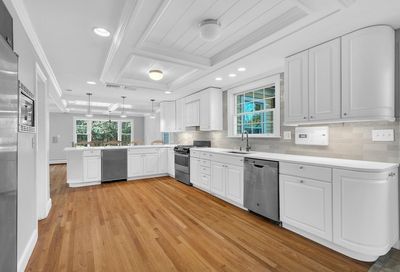 59 Standish Rd Wellesley MA 02481