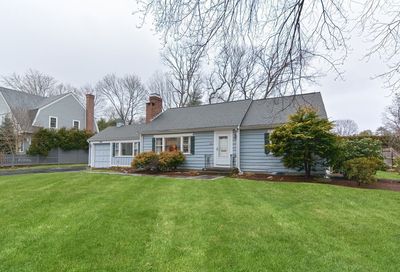 44 Chesterton Rd Wellesley MA 02481