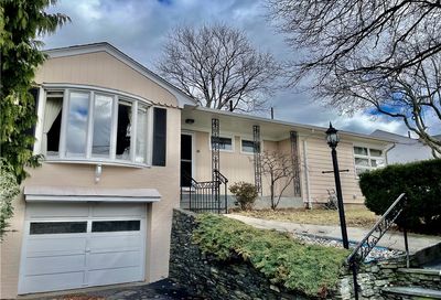 48 Baldwin Orchard Drive Cranston RI 02920