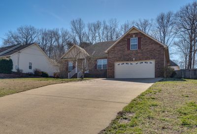 729 Pinoak Cir La Vergne TN 37086