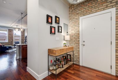 3133 N Lakewood Avenue Chicago IL 60657