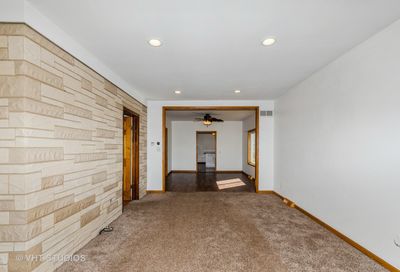 13525 S Avenue M Chicago IL 60633
