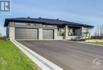 125 CADIEUX WAY Ottawa ON K4P0E9