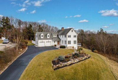 15 Chestnut Hill Dr Webster MA 01570