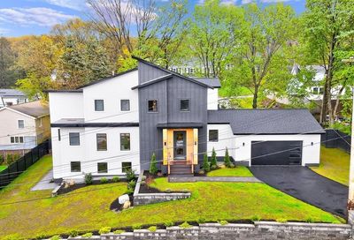 5 Grandview Ave Burlington MA 01803