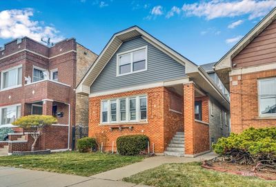5212 W Newport Avenue Chicago IL 60641