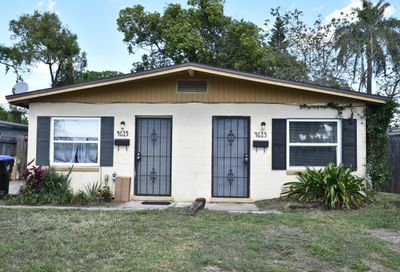 4613 Edgewater Drive Orlando FL 32804