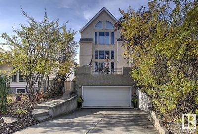 9230 91 ST NW Edmonton AB T6C3N8