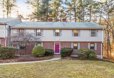 8 Meadowbrook Ln Easton MA 02375