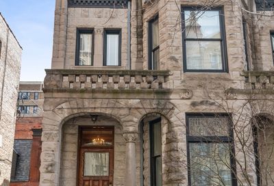 2831 N Pine Grove Avenue Chicago IL 60657
