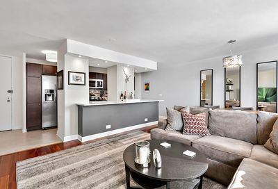 5701 N Sheridan Road Chicago IL 60660