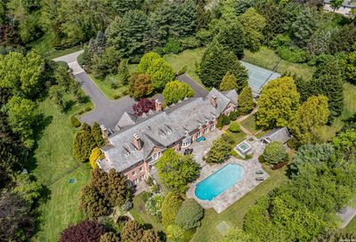 35 Applegreen Drive Old Westbury NY 11568