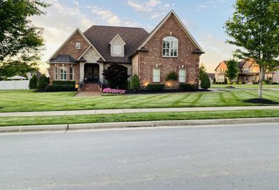 727 Farmington Dr Lebanon TN 37087