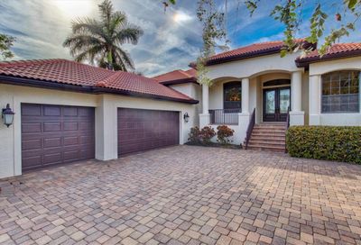 270 Island Circle Sarasota FL 34242