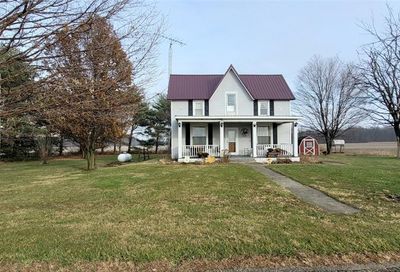 1746 E Division Road Veedersburg IN 47987