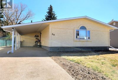 60 Buttercup CRESCENT NW Moose Jaw SK S6J1A4