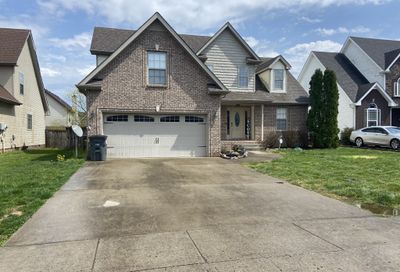 1228 Chinook Cir Clarksville TN 37042