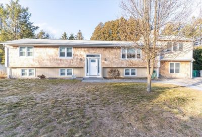 27 Whitehall Drive Warwick RI 02886