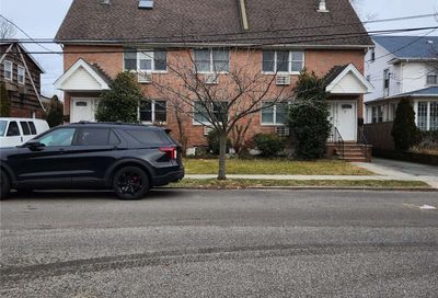 43-17~19 220 Pl Bayside NY 11361
