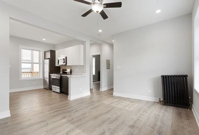 7425 N Clark Street Chicago IL 60626