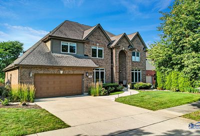 19 E Warson Court Vernon Hills IL 60061