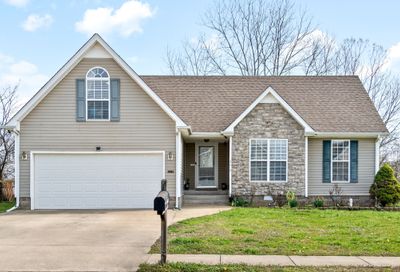 3613 Aurora Dr Clarksville TN 37040