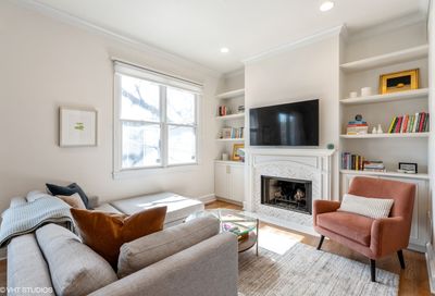 847 W Bradley Place Chicago IL 60613