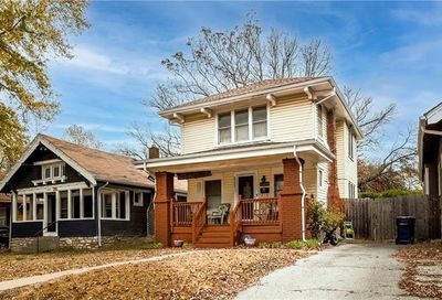 5721 Forest Avenue Kansas City MO 64110