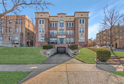 7346 Forsyth Boulevard University City MO 63105