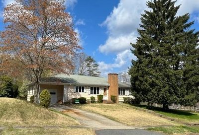 4 Whitin Ave Northbridge MA 01588
