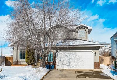 622 Schubert Place NW Calgary AB T3L1X4