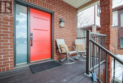 19 HUNTERSFIELD DRIVE Ottawa ON K1T3E5