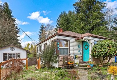 803 South Bay Road NE Olympia WA 98506