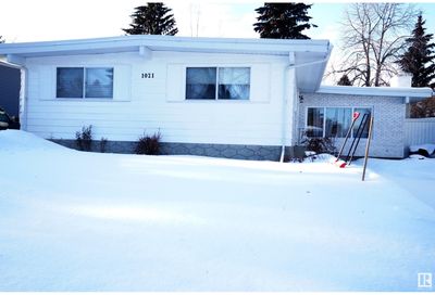 1021 Keith RD Sherwood Park AB T8A3W7
