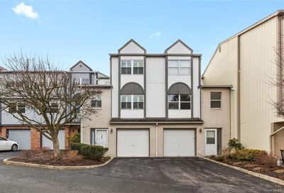 8 Kensington Court Nanuet NY 10954