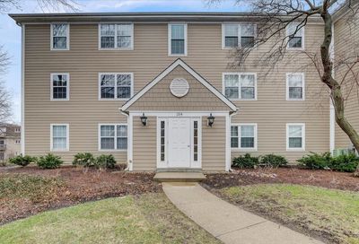 104 E Winchester Road Libertyville IL 60048