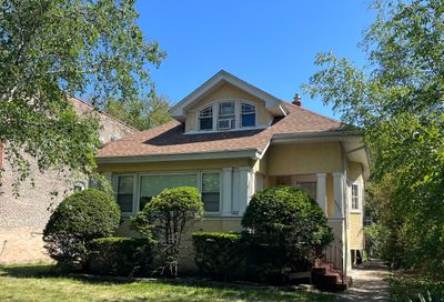 2077 W Greenleaf Avenue Chicago IL 60645