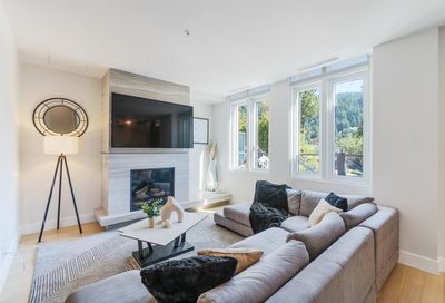 202 6691 NELSON AVENUE West Vancouver BC V7W2B2