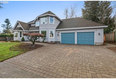 6100 Churchill Downs Dr West Linn OR 97068