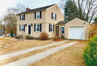 22 Parkway Drive Warwick RI 02886