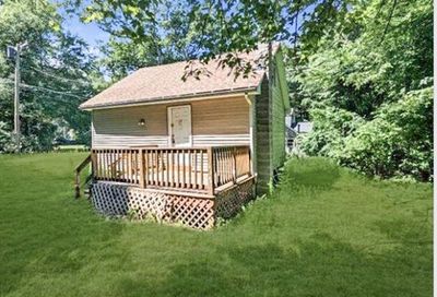 36 Pine Rd Charlton MA 01507