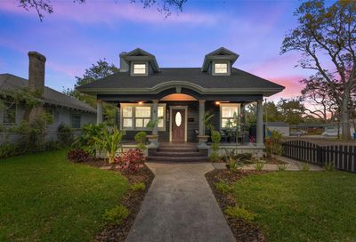 1235 21st Avenue N St Petersburg FL 33704