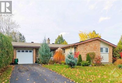 7 NEWBURY AVENUE Ottawa ON K2E6K7