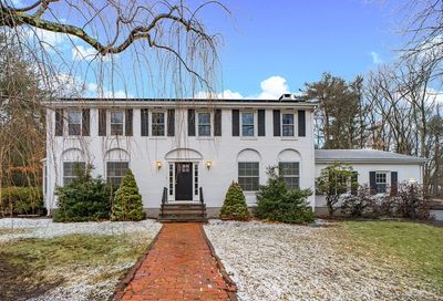 9 Garry Dr Medfield MA 02052