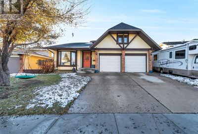 45 Cooper Road SE Medicine Hat AB T1B1K3