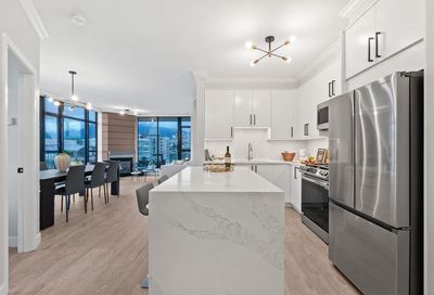 1606 155 W 1ST STREET North Vancouver BC V7M3N8