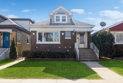 5851 W Henderson Street Chicago IL 60634
