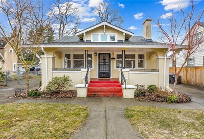 602 7th Avenue NW Puyallup WA 98371