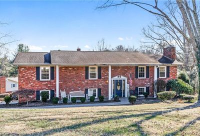 9 Glencliff Road Candler NC 28715